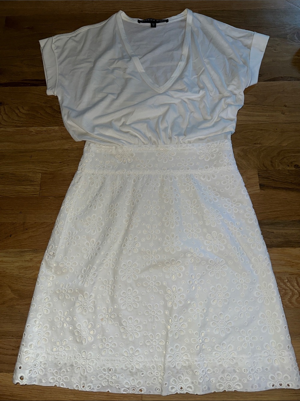 Veronica Beard White Eyelet A-Line Dress -V-Neck Dress sz XS